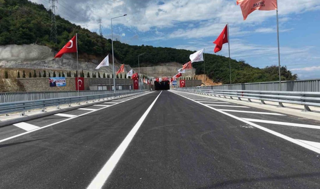Yalova-Armutlu Yolu’nun hizmete girmesi, bölge halkı ve turistlerin yüzünü güldürdü.