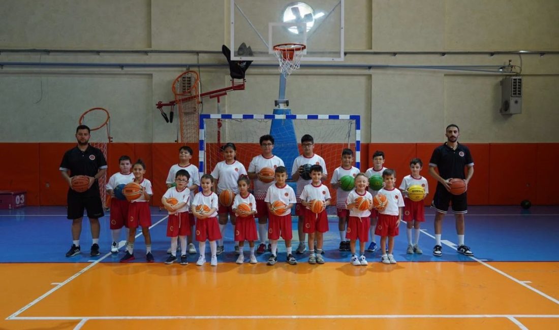 Bilecik Belediyesi tarafından her yıl yüzlerce çocuğun sporun çeşitli alanlarında