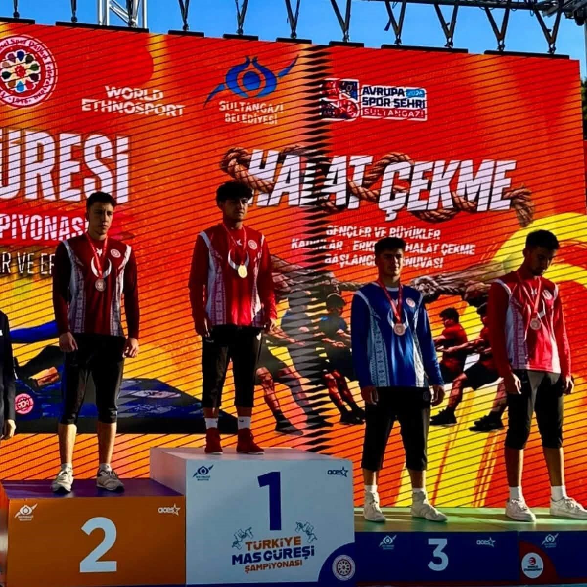 Bilecikli güreş sporcusu Furkan Bulur Türkiye ikincisi oldu. İstanbul’da düzenlenen