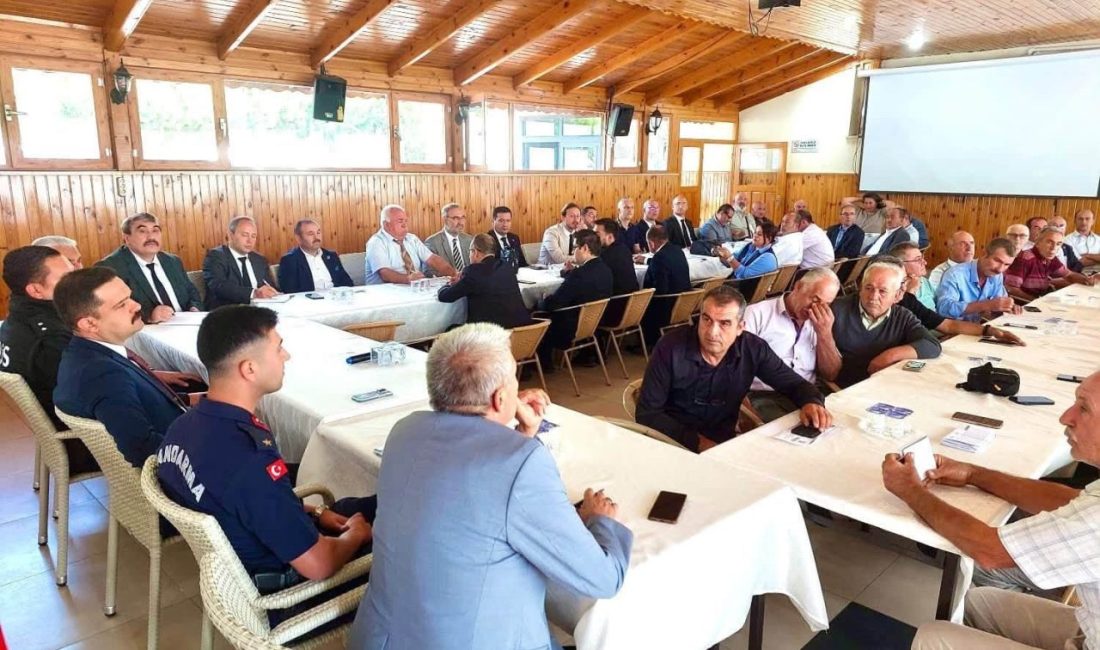 Bilecik’in Gölpazarı ilçesinde düzenlenen toplantıda köy ve mahallelerin ihtiyaçları ile