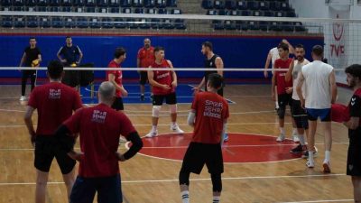 Türkiye Voleybol Federasyonu Erkekler 1. Ligi’nde mücadele eden Düzce Belediyesi