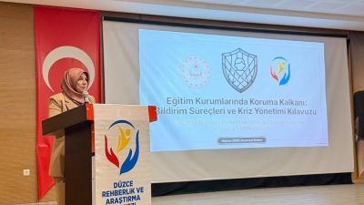 Düzce’de müdür yardımcılarının katılımıyla gerçekleştirilen toplantıda özel eğitim ve rehberlik
