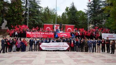 Bilecik’te 19 Eylül Gaziler Günü kapsamında düzenlenen Saygı Yürüyüşü’nde gaziler,