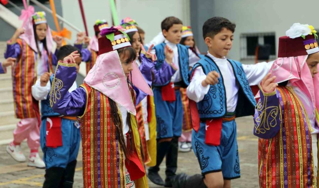 Sakarya’nın Karasu ilçesinde 14-18 Eylül İlköğretim Haftası, düzenlenen tören ve