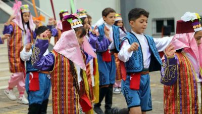 Sakarya’nın Karasu ilçesinde 14-18 Eylül İlköğretim Haftası, düzenlenen tören ve