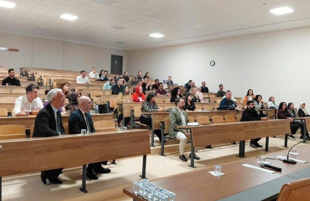 Kastamonu Üniversitesinin eğitim kalitesini geliştirmek amacıyla düzenlediği Eğiticilerin Eğitimi Sertifika