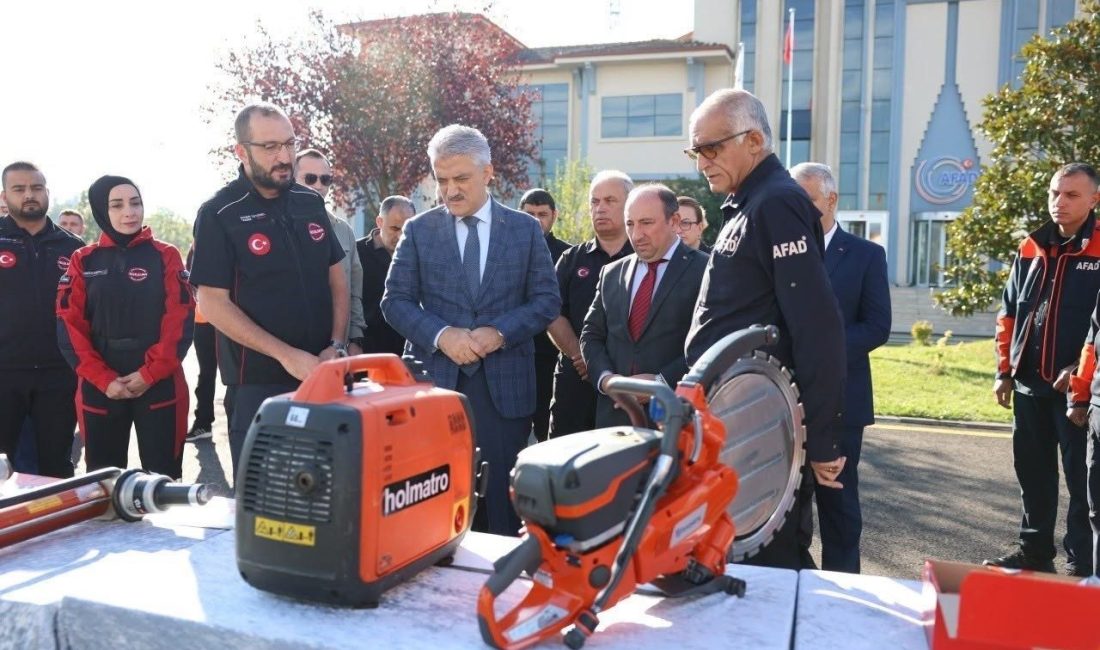 Düzce’de Kızılelma Arama ve Kurtarma Derneğine malzeme desteği 🔊 Haberi Sesli Dinle Hazır ▶ Dinle ⏸ Duraklat ⏹