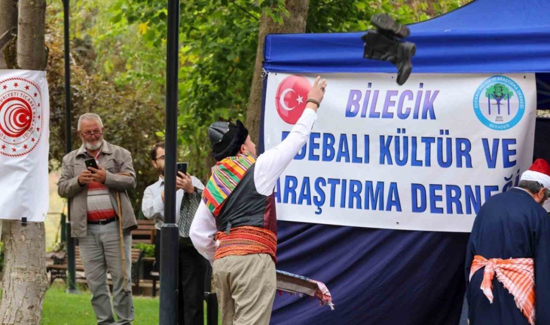 Bilecik’te düzenlenen Ahilik Haftası etkinliklerinde, ustalık başvurusu yapan bir kişinin