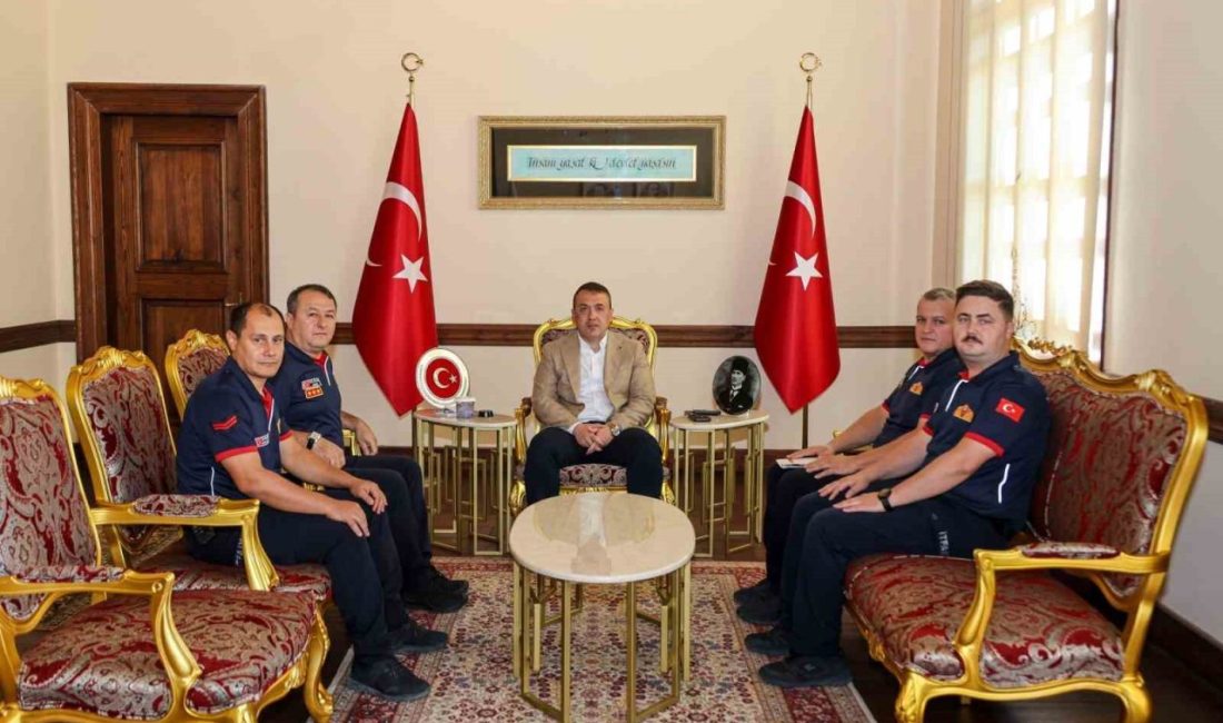 Vali Sözer’den itfaiye personeline İtfaiye Haftası ziyareti 🔊 Haberi Sesli Dinle Hazır ▶ Dinle ⏸ Duraklat ⏹