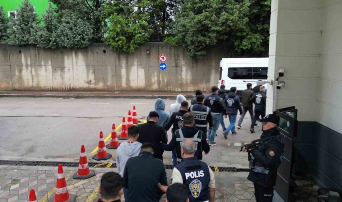 Yasa dışı bahis soruşturmasında 29 şüpheli tutuklandı 🔊 Haberi Sesli Dinle Hazır ▶ Dinle ⏸ Duraklat ⏹