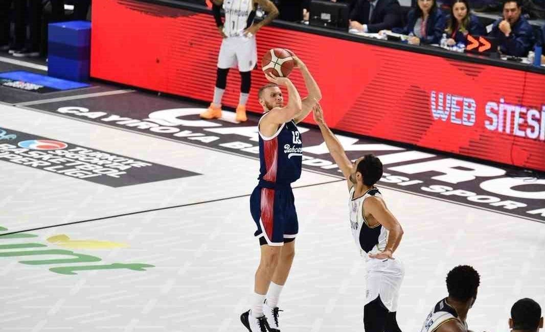 Bahçeşehir Koleji, Çayırova Belediyesi deplasmanından galibiyetle döndü Türkiye Sigorta Basketbol Süper Ligi’nin 2. haftasında Bahçeşehir Koleji, deplasmanda