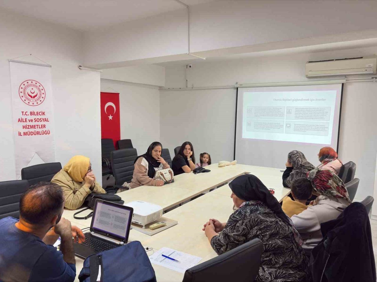 Bilecik Aile ve Sosyal Hizmetler İl Müdürlüğü tarafından ailelerin bilgi