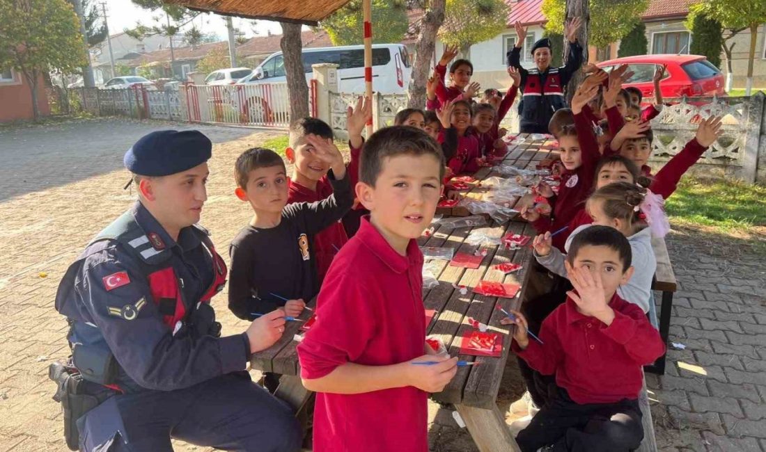 Bilecik’te jandarma ekiplerinden öğrencilere millî ve manevi değerler buluşması 🔊 Haberi Sesli Dinle Hazır ▶ Dinle ⏸ Duraklat ⏹