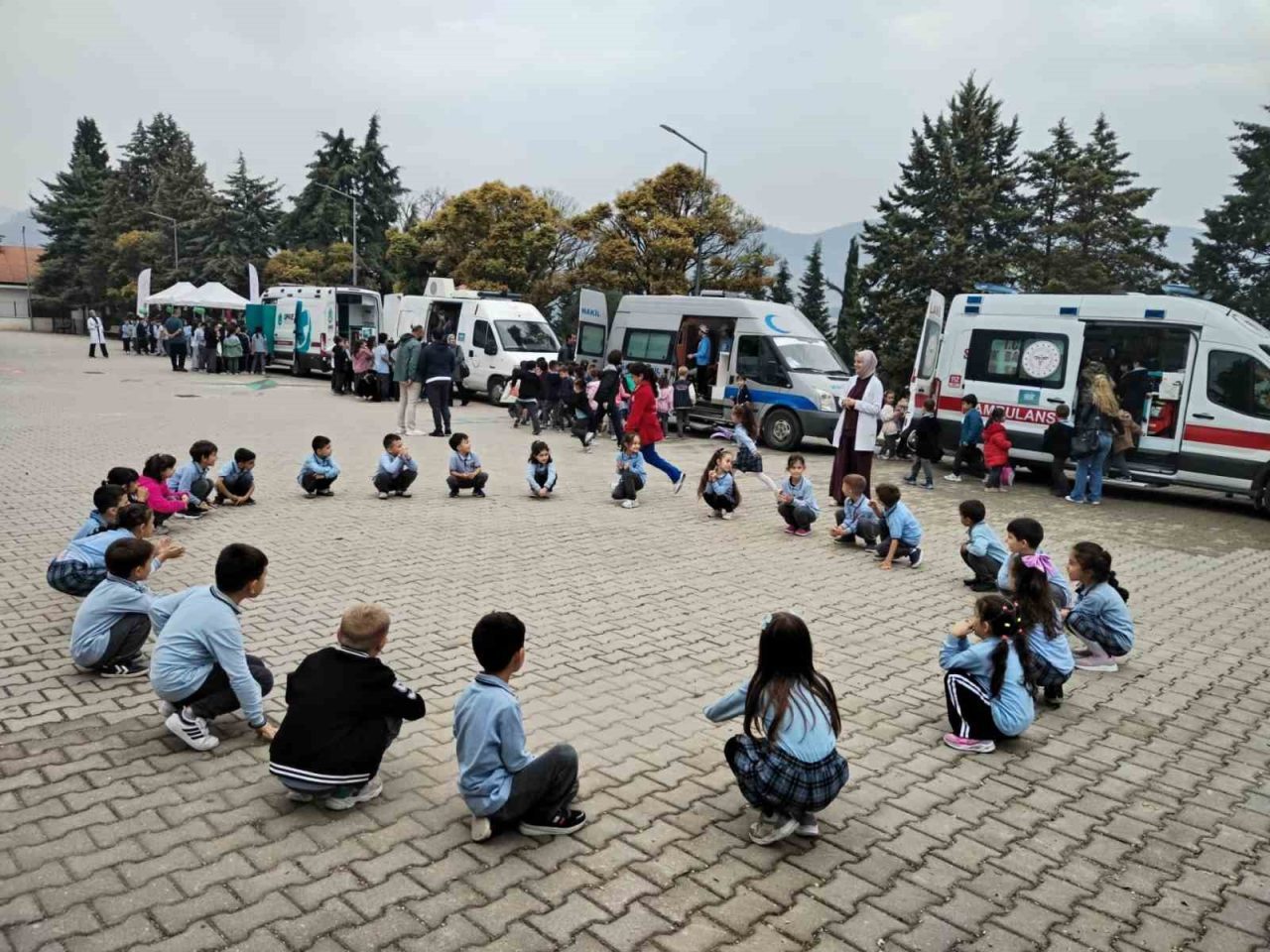 Bilecik’in Osmaneli ilçesinde düzenlenen “Sağlıklı Çocuk, Sağlıklı Gelecek” etkinlikleriyle ilkokul