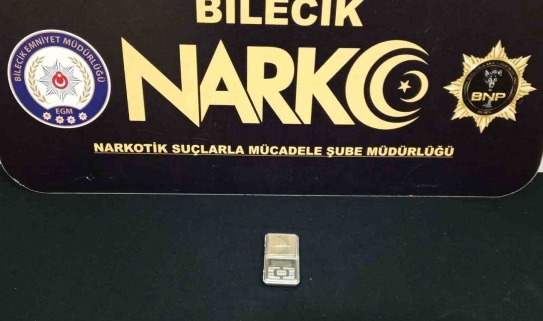 Bilecik’te narkotik ekiplerinden operasyon: 2 şüpheli gözaltında 🔊 Haberi Sesli Dinle Hazır ▶ Dinle ⏸ Duraklat ⏹