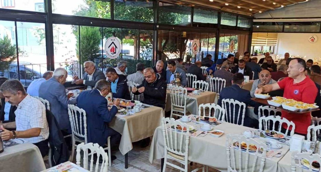 Devrek’te 19 Ekim Muhtarlar Günü törenle kutlandı 🔊 Haberi Sesli Dinle Hazır ▶ Dinle ⏸ Duraklat ⏹