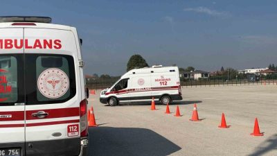 DÜZCE (İHA) – Düzce’de görev yapan ambulans sürücüleri, acil durumlarda