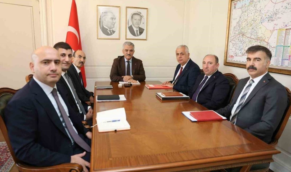 Düzce Valisi Mehmet Makas’ın başkanlığında düzenlenen haftalık değerlendirme toplantısında, kent