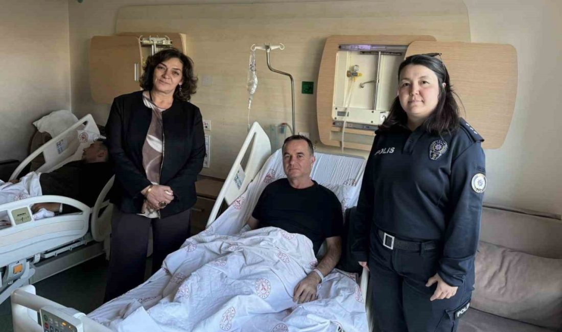 Ergüder, polis ailelerinin mutluluk ve üzüntüsüne ortak oldu 🔊 Haberi Sesli Dinle Hazır ▶ Dinle ⏸ Duraklat ⏹
