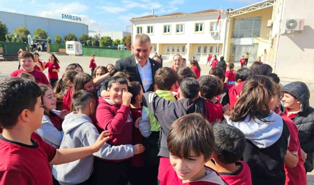 Gölcük’te yıkılacak okulun öğrencileri için 4 derslikli prefabrik yapı kuruldu 🔊 Haberi Sesli Dinle Hazır ▶ Dinle ⏸ Duraklat ⏹