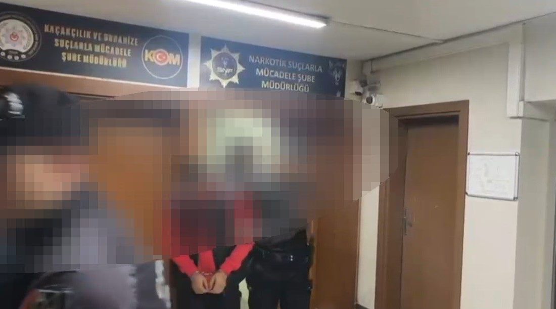 Sakarya’da uyuşturucu operasyonu: 3 şüpheli cezaevine gönderildi 🔊 Haberi Sesli Dinle Hazır ▶ Dinle ⏸ Duraklat ⏹