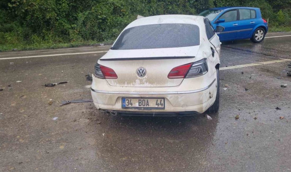 Çaycuma yolunda bariyerlere çarpan otomobilin sürücüsü yaralandı 🔊 Haberi Sesli Dinle Hazır ▶ Dinle ⏸ Duraklat ⏹